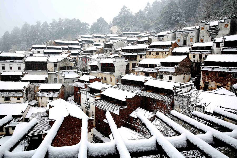 Snow scenery in Wuyuan county, E China