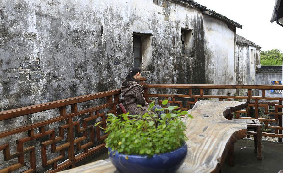 Jinxi ancient town embraces large numbers of tourists