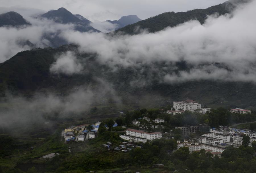 Tibetan county builds eco-tourism