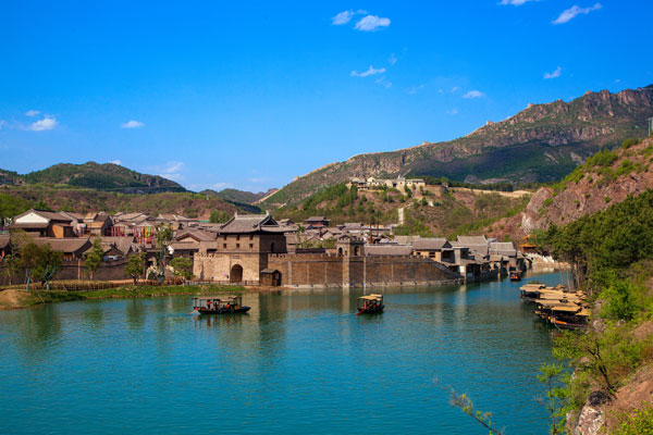 Water town sits at foot of Great Wall