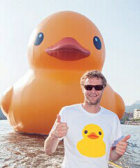 Rubber duck artist creates giant cat