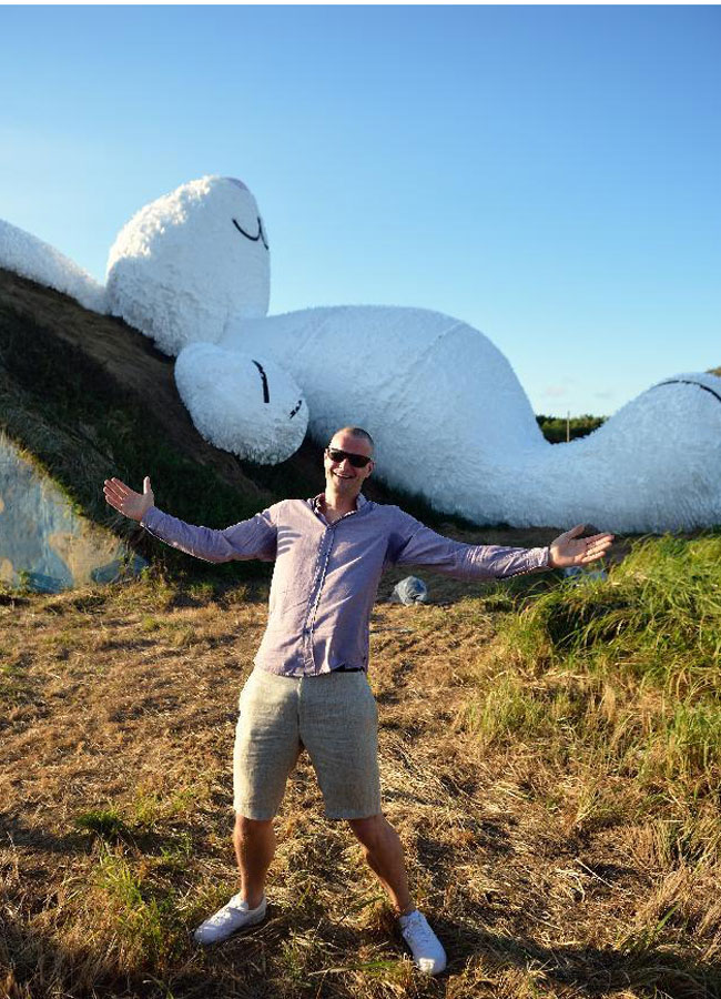 Ruber Duck creator's Moon Rabbit seen in Taiwan