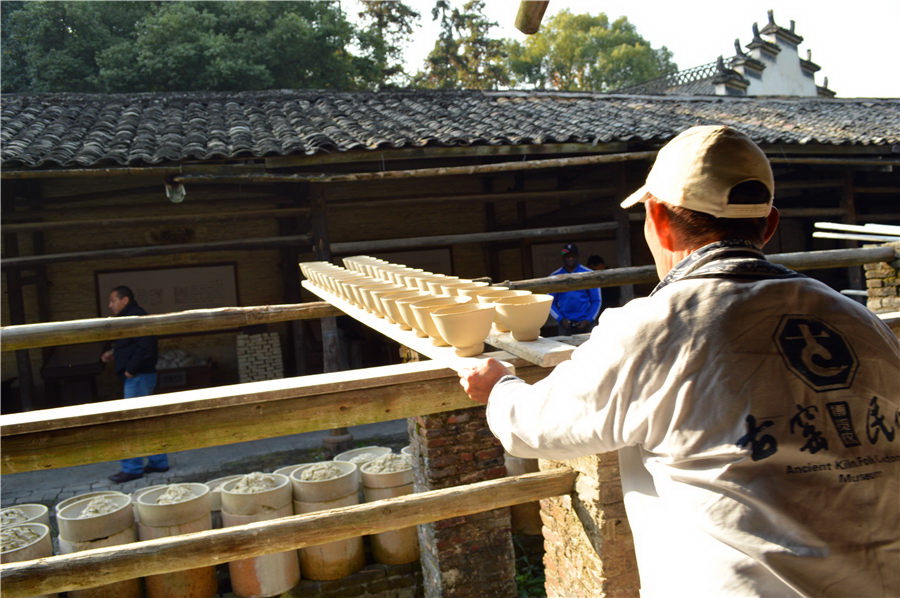 Peeking into the world’s oldest porcelain production line