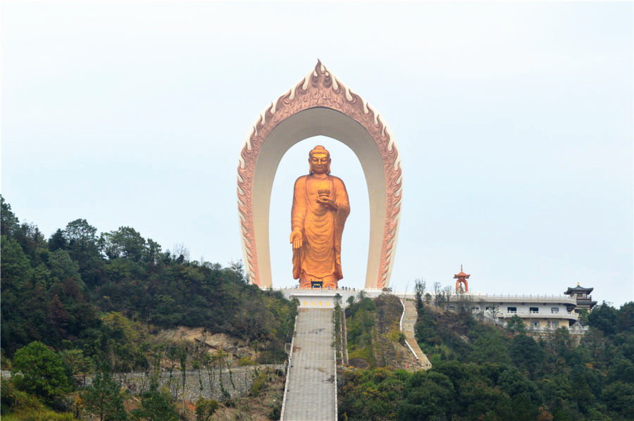 World's tallest Buddha statue in Donglin Temple