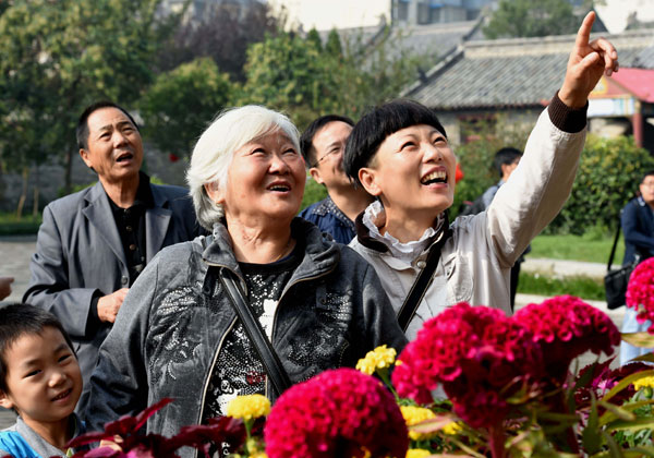 Surge in vacationing Chinese seniors drives travel business