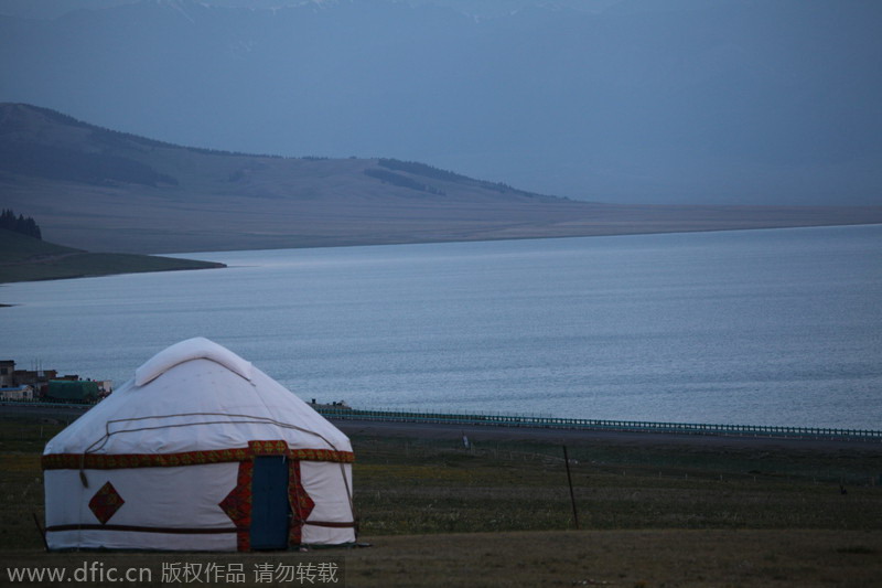 Stunning scenery of the icy Sayram Lake