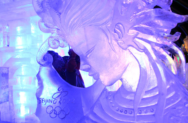 Beijing's ice carnival brings together a world of frosty art