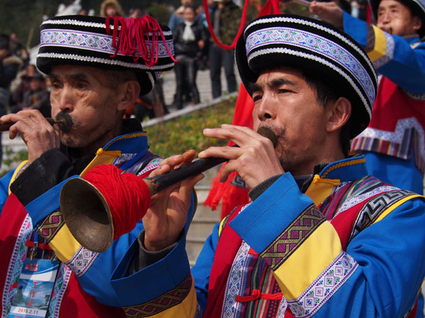 Dragon dance in Tongren, Guizhou