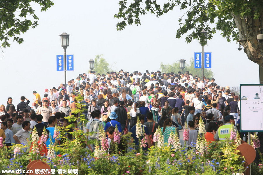 May Day holiday: Rush and crush of tourists