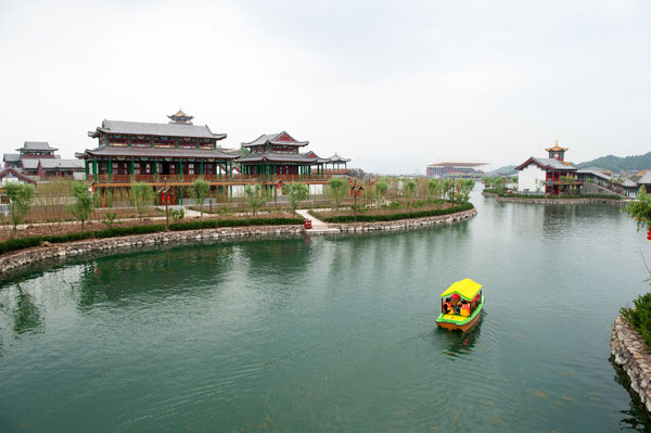 Copy of Old Summer Palace opens amid controversy