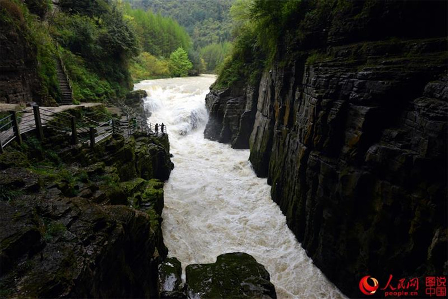 Tenglong Cave in Hubei