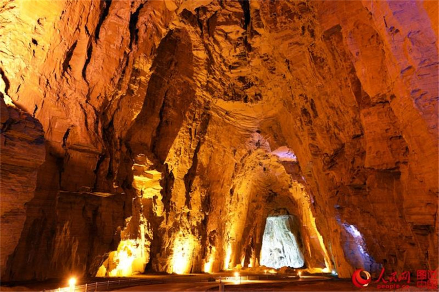 Tenglong Cave in Hubei