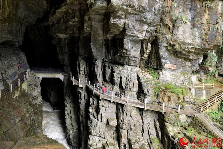 Tenglong Cave in Hubei