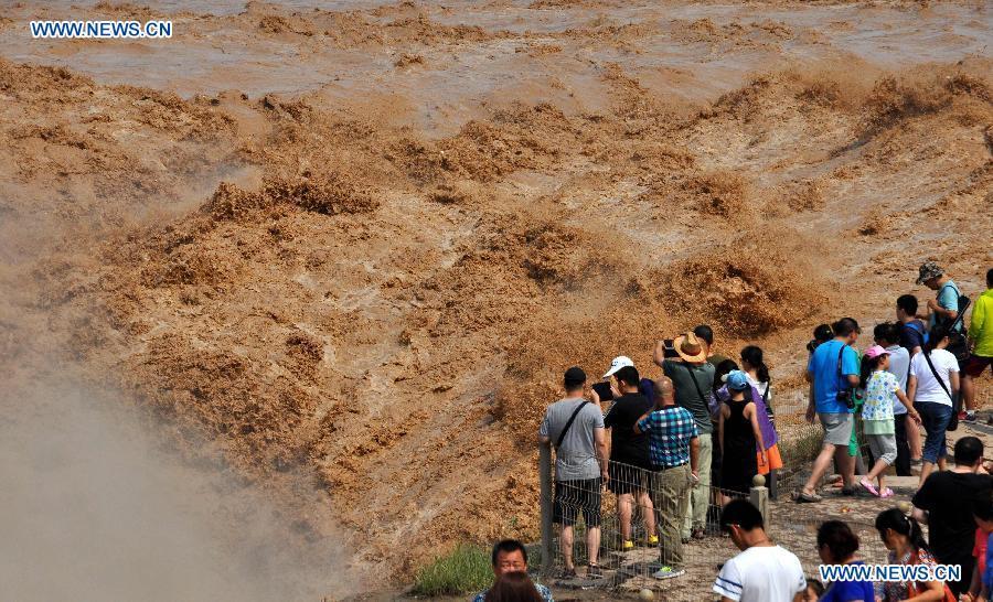 Incredible secnery of Hukou waterfall in Shanxi