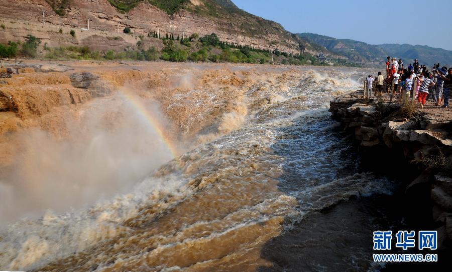 Hukou Waterfall shows marvelous spectacle