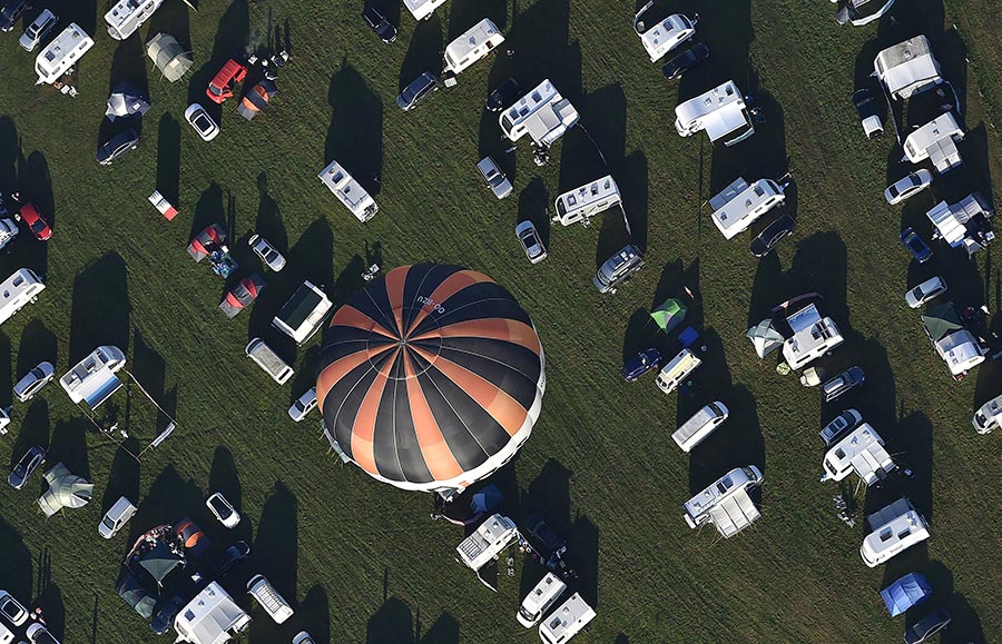 Balloons fly at Britol Int'l Balloon Fiesta