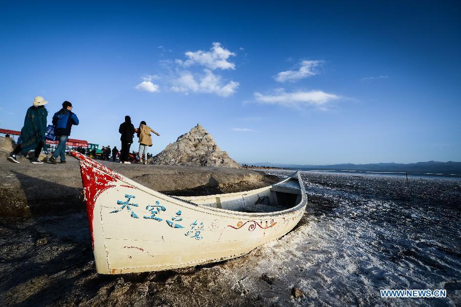 Breathtaking scenery of Caka salt lake