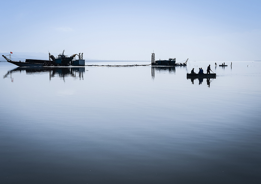 Chaka Salt Lake: Mirror of the sky in China