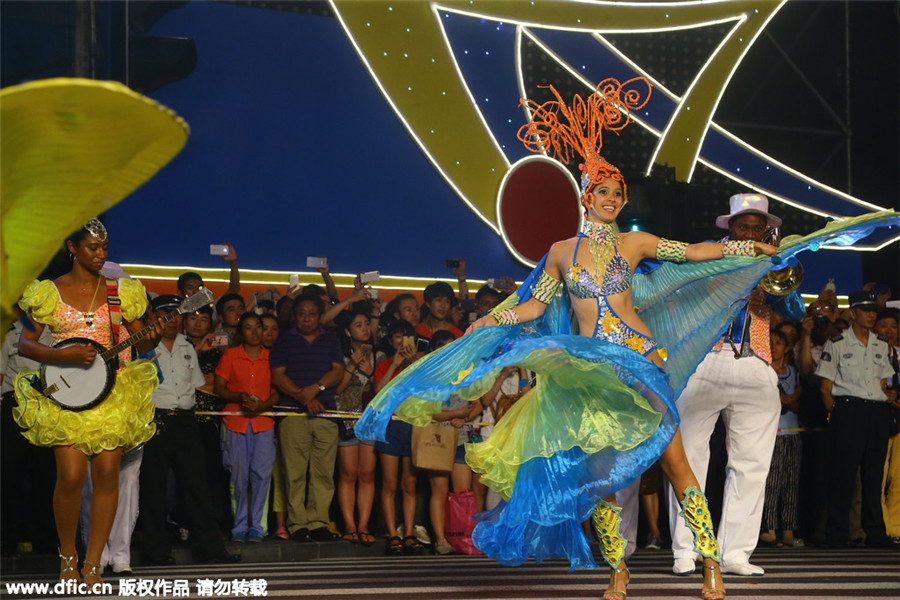 Grand parade kicks off Shanghai Tourism Festival