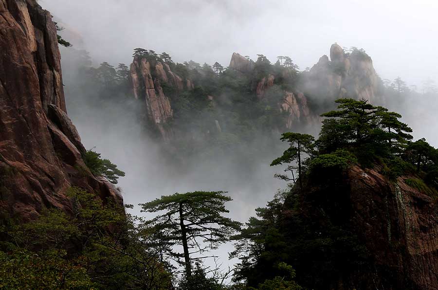 Autumn scenery of Mount Huangshan