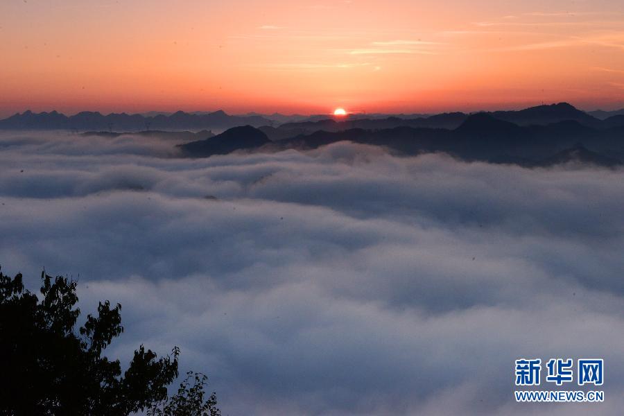 Extraordinary sight of sea of clouds in SW China