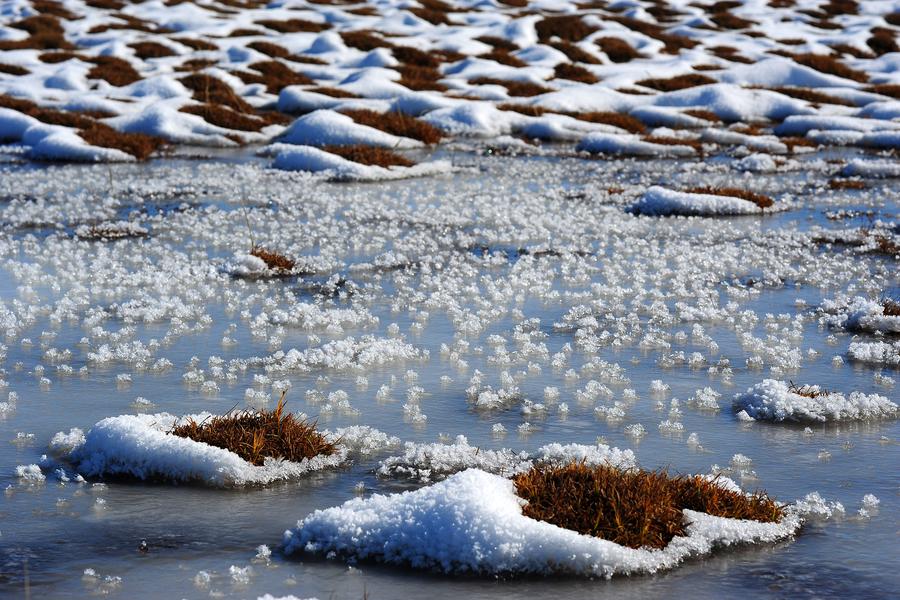 Winter scenery of Tianshan Mountain in Xinjiang