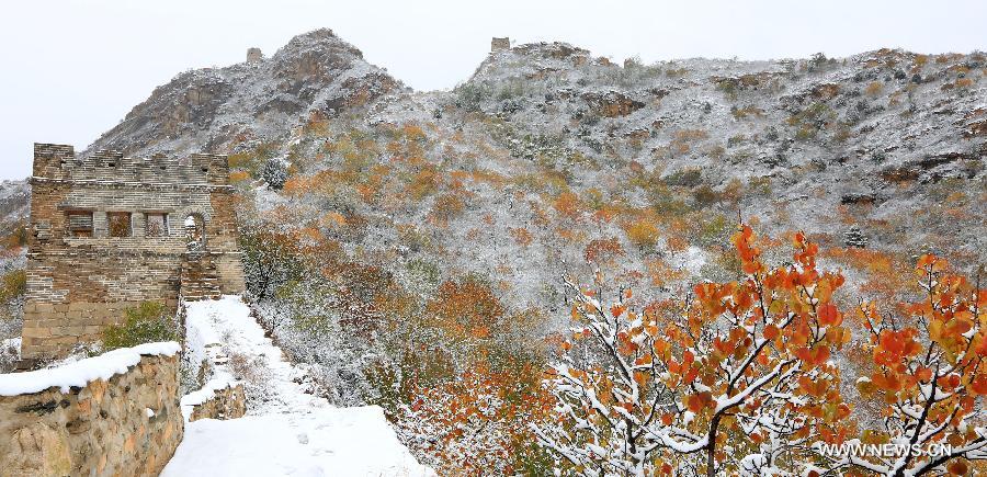In pics: snow scenery of Great Wall in Beijing