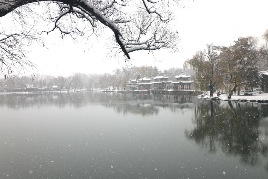 Snowfall witnessed in N China