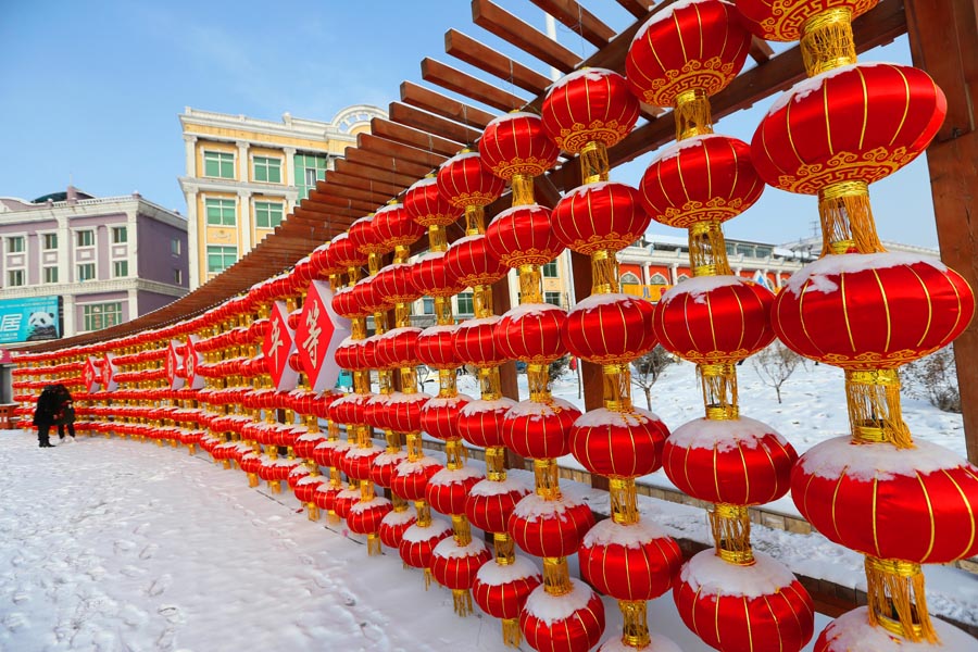 Red lanterns decorated to greet Spring Festival in NE China