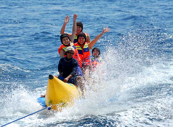 Thousands of Chinese tourists celebrate Lunar New Year in Indonesia's Bali