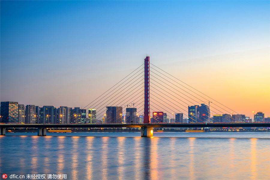 Hangzhou city: China's Manhattan