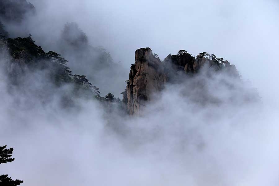 Scenery of Huangshan Mountain in E China