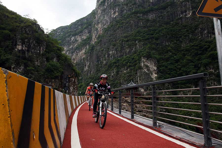 Chishui river valley tourism highway in Guizhou