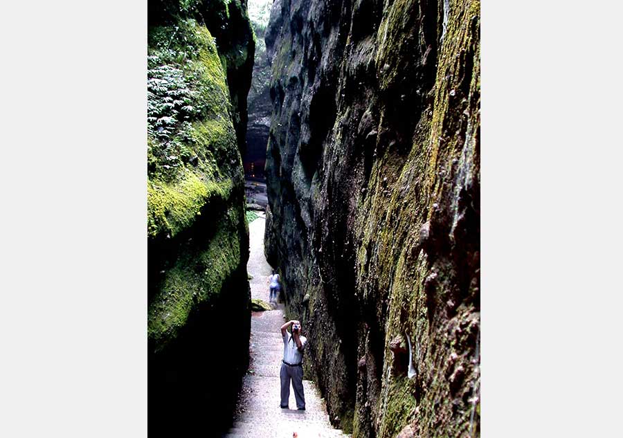 Top place for travelling: Hanxian Rock scenic area