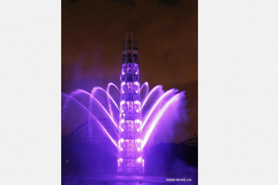 Light and water show creates marvellous visual effect in Shanghai