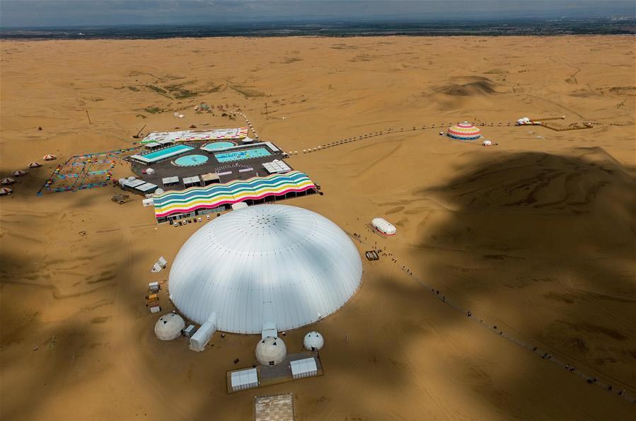 Whistling Dune Bay: Landmark for tourism industry of Inner Mongolia