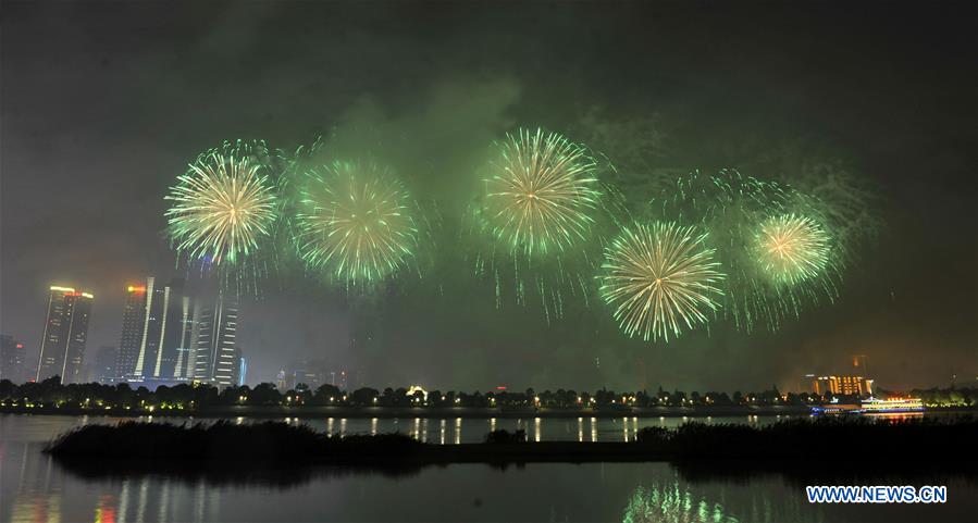 Musical fireworks show held in Changsha to celebrate National Day