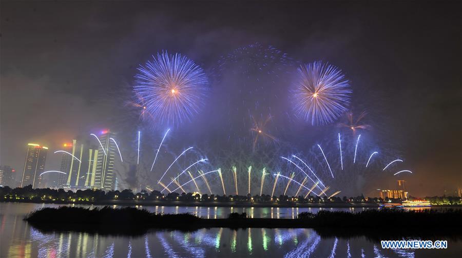 Musical fireworks show held in Changsha to celebrate National Day