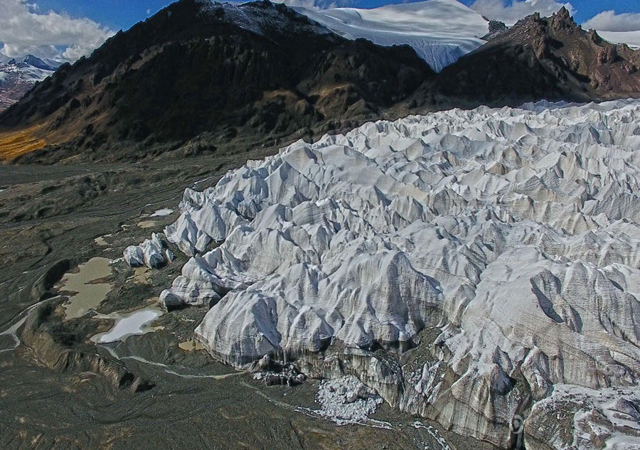 Glacier of Yangtze River source shrinks 1,200 meters in 40 years