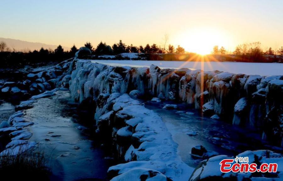 Amazing scenery of ice cascade in China's Gansu