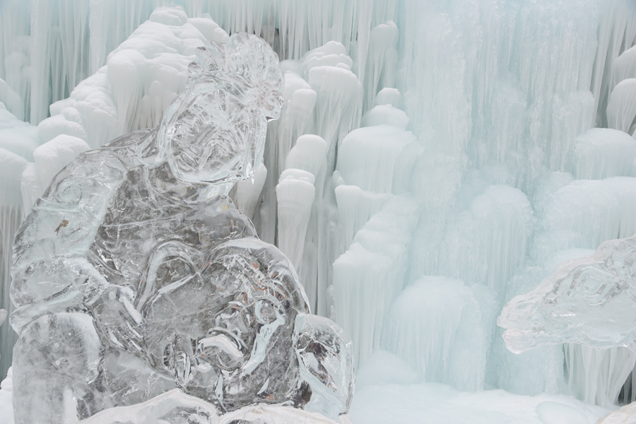 Ice cascade transforms Xinglong county into a dreamy, white world