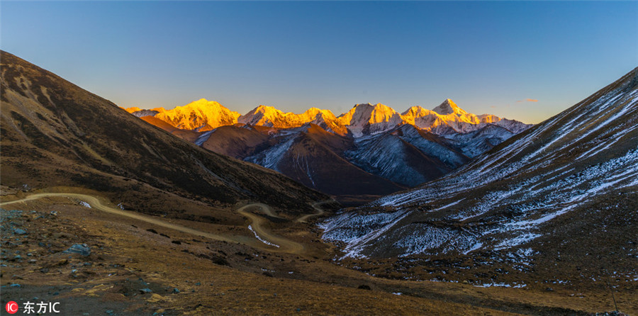 Amazing snowy mountains of Western Sichuan