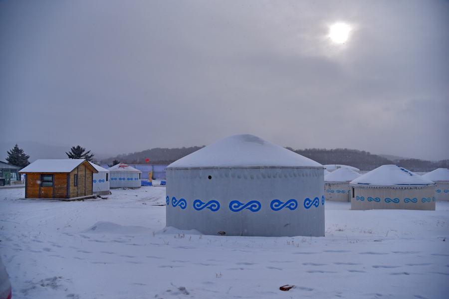 Breathtaking scenery of Bashang Grassland in winter