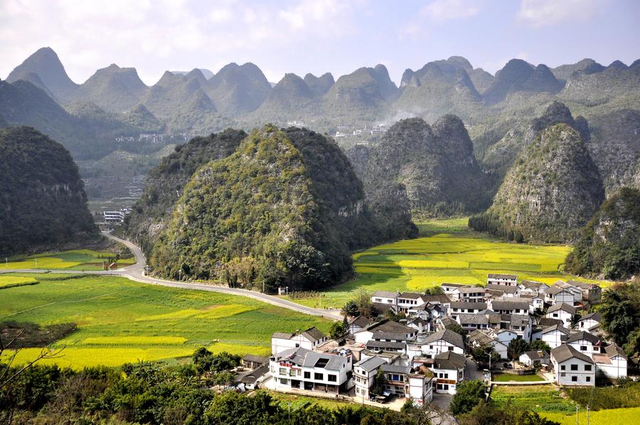 Fresh spring scenery brightens China