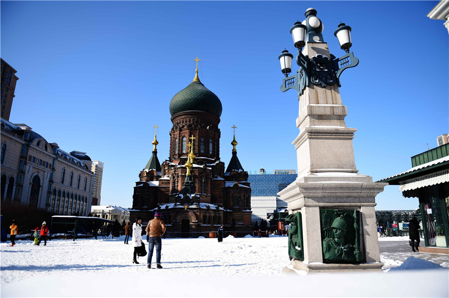 Snow blankets Harbin