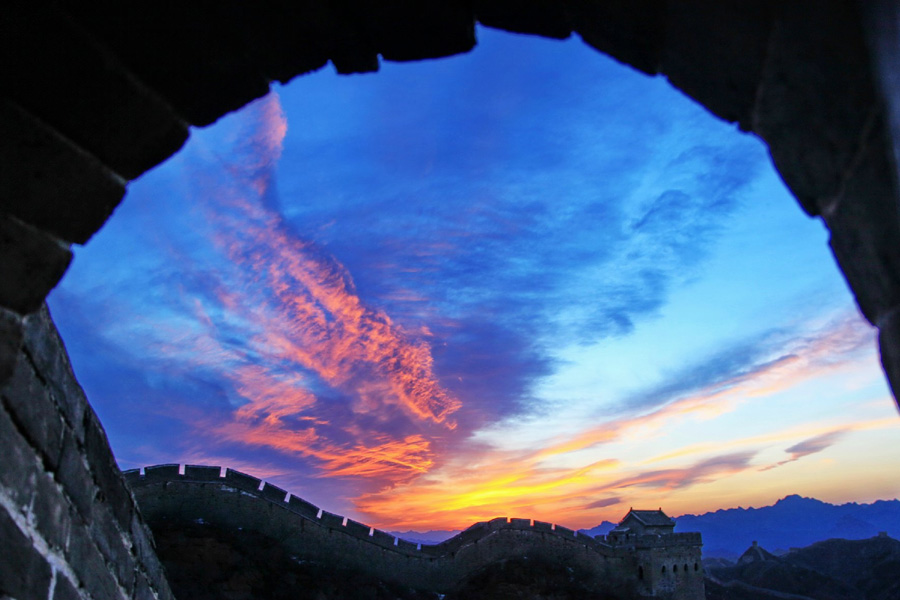 Colorful sunset's glow hits the Great Wall