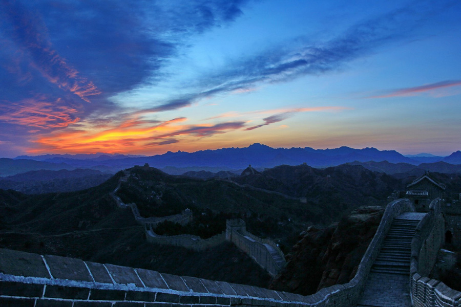 Colorful sunset's glow hits the Great Wall