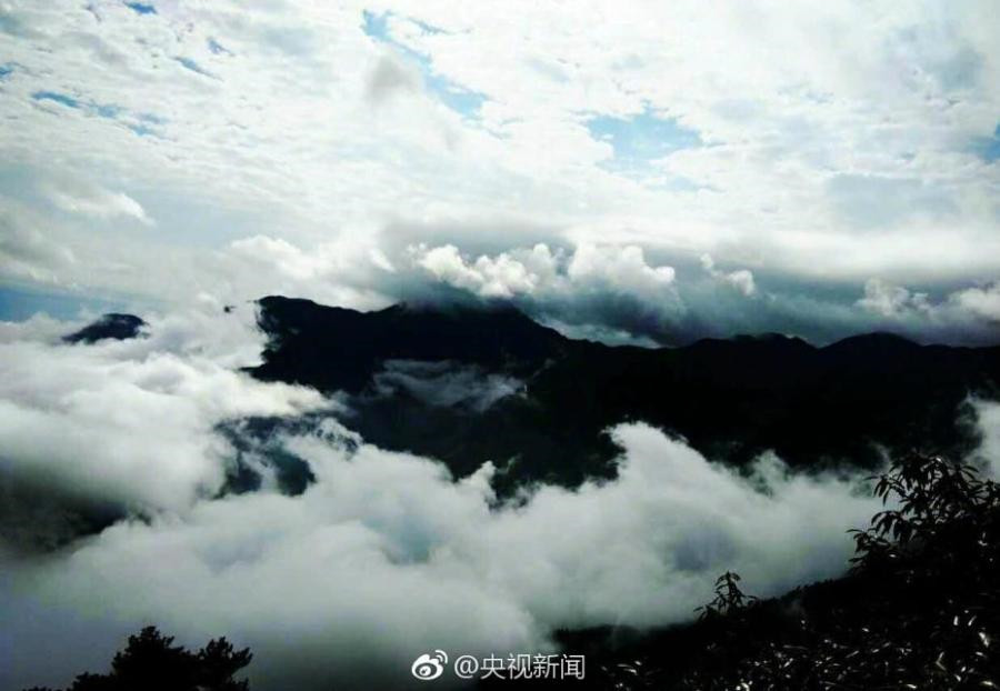 Mount Lushan in spectacular cloud