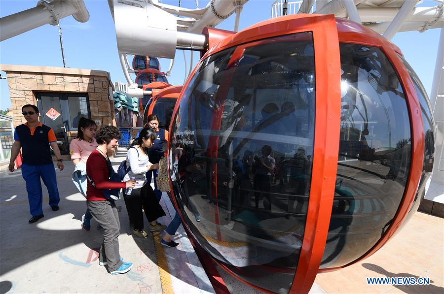 New ferris wheel put in use at Shijingshan Amusement Park in Beijing