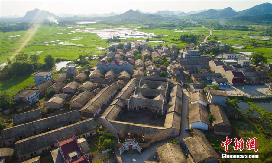 Bird's-eye view of largest enclosed house in western Jiangxi